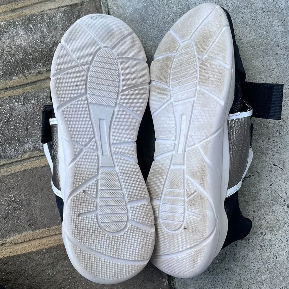 Guess Valleri Black Glitter Slip on Sneakers. Size 7